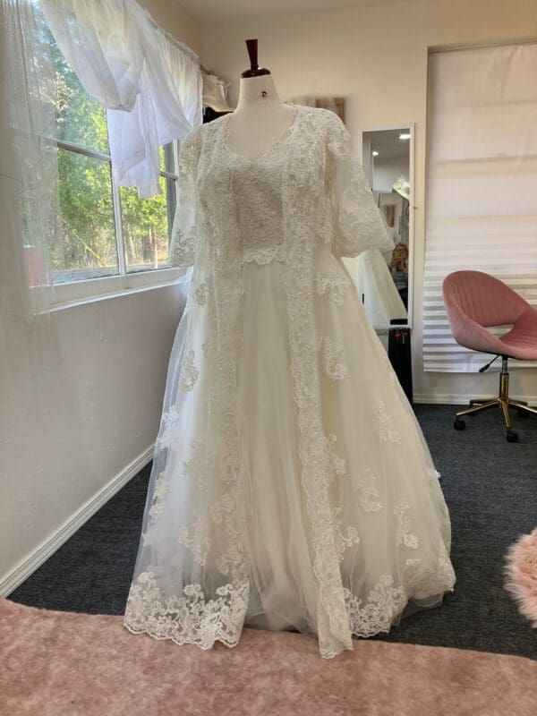 Lacey Grandeur