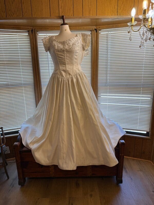 Basque waist size 16